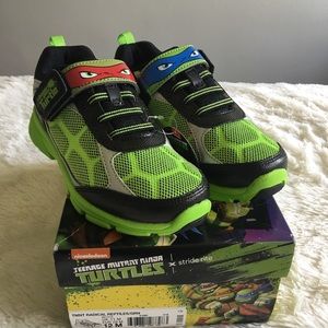 Stride Rite TMNT light up shoes- Size 12